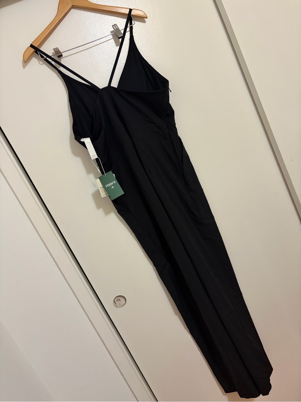 HALARA Breezeful Backless Side Invisible Zipper Pocket Wide Leg Jumpsuit - Picture 10 of 11